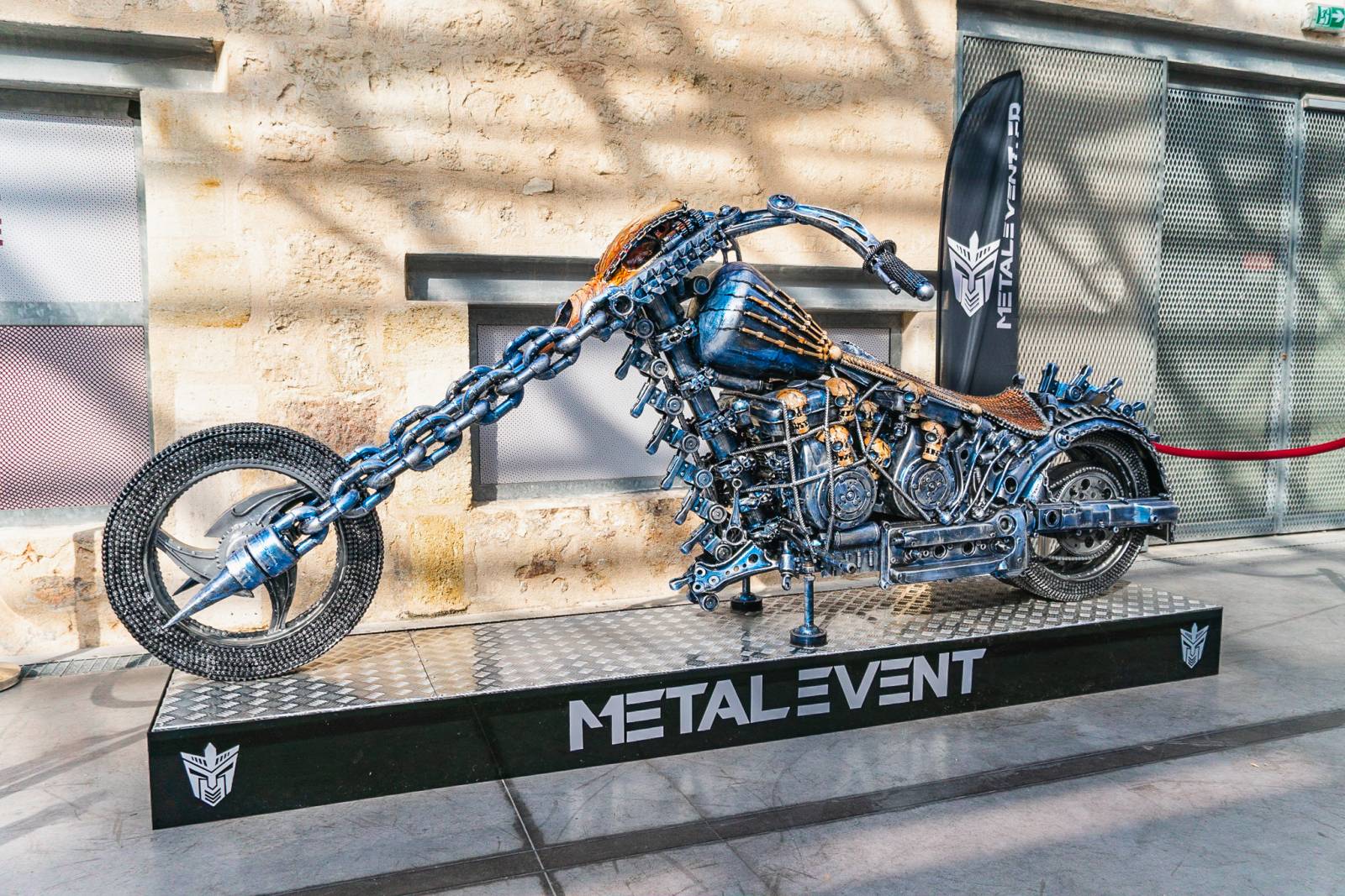 moto ghost rider metal bordeaux